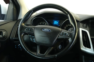 Седан Ford Focus 2016 года, 959000 рублей, Омск