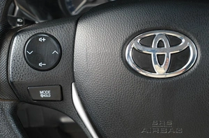 Седан Toyota Corolla 2013 года, 1169000 рублей, Тюмень