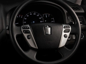 Седан Toyota Crown 2010 года, 1969000 рублей, Тюмень