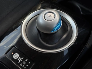 Хетчбэк Nissan Leaf 2016 года, 859000 рублей, Ижевск