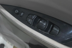 Хетчбэк Nissan Leaf 2012 года, 679000 рублей, Новокузнецк