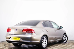 Седан Volkswagen Passat 2011 года, 959000 рублей, Пермь