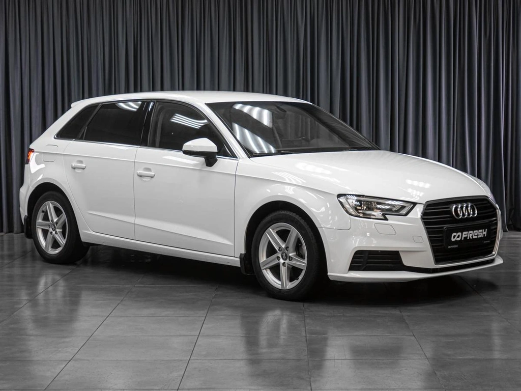 Хетчбэк Audi A3 2016 года, 1599000 рублей, Тюмень