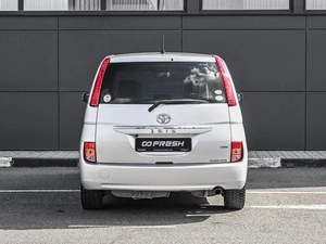 Минивэн Toyota Isis 2010 года, 1399000 рублей, Кирилловка