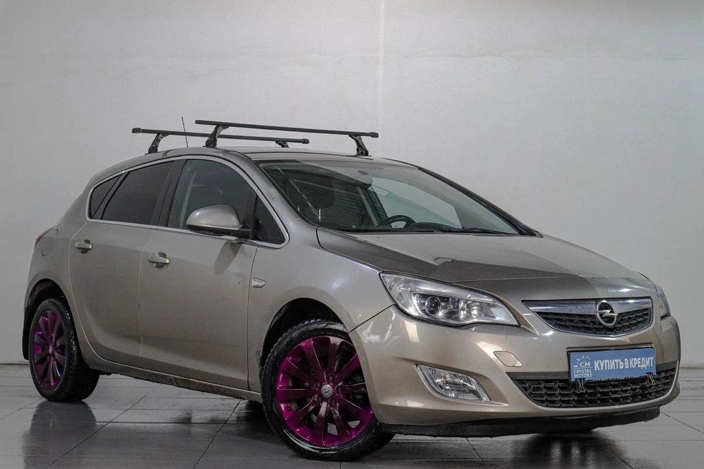 Хетчбэк Opel Astra 2011 года, 699000 рублей, Челябинск