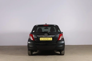 Хетчбэк Toyota Vitz 2013 года, 899000 рублей, Новосибирск