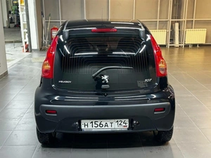 Хетчбэк Peugeot 107 2010 года, 497000 рублей, Красноярск