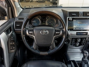 Внедорожник Toyota Land Cruiser Prado 2017 года, 4799000 рублей, Саратов