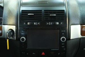 Внедорожник Volkswagen Touareg 2008 года, 1089000 рублей, Омск