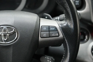 Внедорожник Toyota RAV4 2011 года, 1649000 рублей, Омск