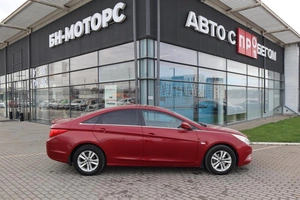 Седан Hyundai Sonata 2012 года, 1215000 рублей, Мирное