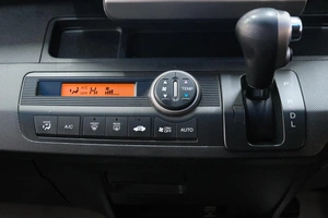 Минивэн Honda Freed 2012 года, 1159000 рублей, Омск