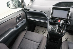 Минивэн Toyota Noah 2015 года, 1699000 рублей, Красноярск