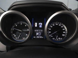 Внедорожник Toyota Land Cruiser Prado 2015 года, 3340000 рублей, Омск