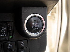 Минивэн Toyota Roomy 2019 года, 1275000 рублей, Краснодар