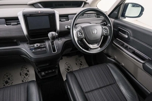 Минивэн Honda Freed 2016 года, 1489000 рублей, Красноярск