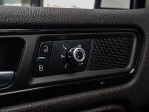 Внедорожник Volkswagen Touareg 2011 года, 2100000 рублей, Краснодар