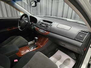 Седан Toyota Camry 2005 года, 819000 рублей, Красноярск