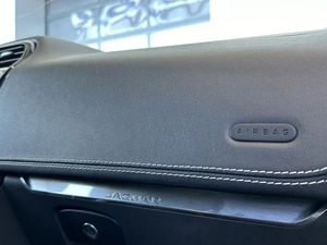 Внедорожник Jaguar F-Pace 2016 года, 3200000 рублей, Уфа