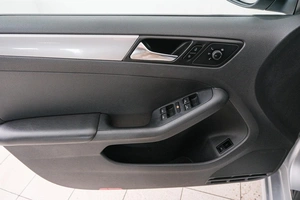 Седан Volkswagen Jetta 2016 года, 949000 рублей, Красноярск