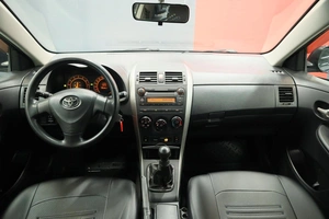 Седан Toyota Corolla 2008 года, 990000 рублей, Курск