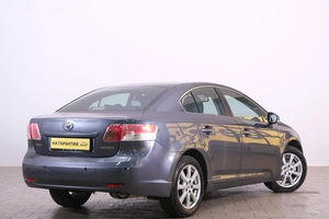 Седан Toyota Avensis 2009 года, 1199000 рублей, Омск