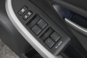 Лифтбек Toyota Prius 2012 года, 1049000 рублей, Кемерово