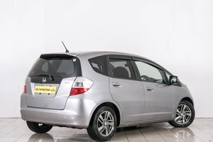 Хетчбэк Honda Fit 2009 года, 699000 рублей, Красноярск