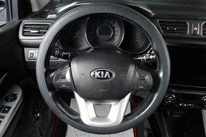 Хетчбэк Kia Rio 2013 года, 899000 рублей, Тюмень