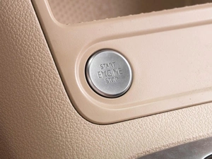 Внедорожник Volkswagen Tiguan 2013 года, 1819000 рублей, Тюмень