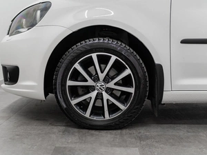 Минивэн Volkswagen Touran 2012 года, 980000 рублей, Красноярск