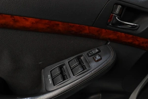 Седан Toyota Avensis 2005 года, 619000 рублей, Челябинск