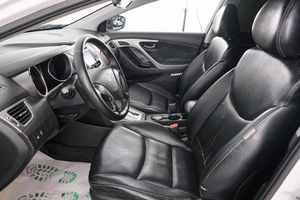 Седан Hyundai Avante 2011 года, 999000 рублей, Красноярск