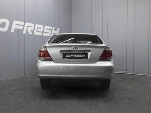 Седан Toyota Camry 2005 года, 780000 рублей, Омск