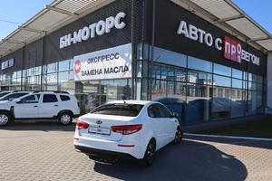 Седан Kia Rio 2015 года, 1080000 рублей, Мирное