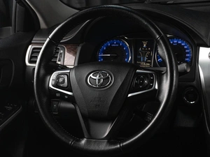 Седан Toyota Camry 2016 года, 1849000 рублей, Тюмень