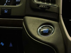 Внедорожник Toyota Land Cruiser 2017 года, 5897000 рублей, Красноярск