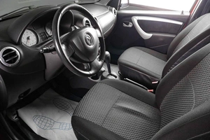 Седан Renault Logan 2010 года, 599000 рублей, Тюмень