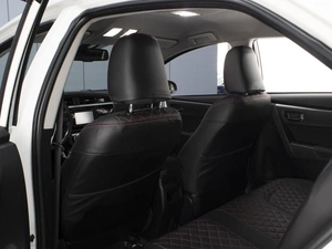 Седан Toyota Corolla 2013 года, 1050000 рублей, Омск