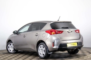 Хетчбэк Toyota Auris 2013 года, 1229000 рублей, Пермь