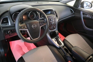 Универсал Opel Astra 2013 года, 989000 рублей, Омск