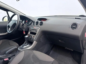 Хетчбэк Peugeot 308 2011 года, 730000 рублей, Орёл