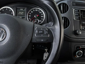 Внедорожник Volkswagen Tiguan 2011 года, 1290000 рублей, Краснодар