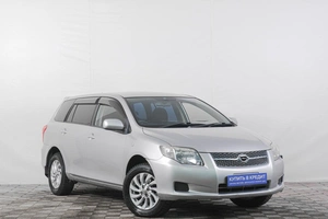 Универсал Toyota Corolla Fielder 2012 года, 949000 рублей, Кемерово