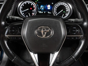 Седан Toyota Camry 2018 года, 2349000 рублей, Тюмень