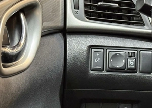 Хетчбэк Nissan Tiida 2015 года, 977000 рублей, Красноярск
