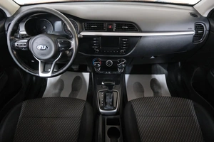 Седан Kia Rio 2017 года, 1199000 рублей, Омск