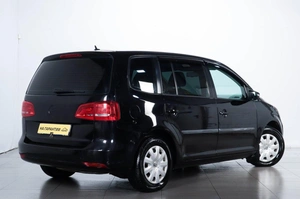 Минивэн Volkswagen Touran 2010 года, 839000 рублей, Челябинск