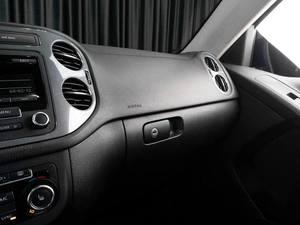 Внедорожник Volkswagen Tiguan 2012 года, 1199000 рублей, Тюмень