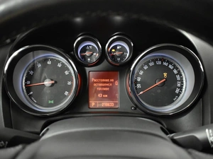 Хетчбэк Opel Astra 2011 года, 649900 рублей, Казань